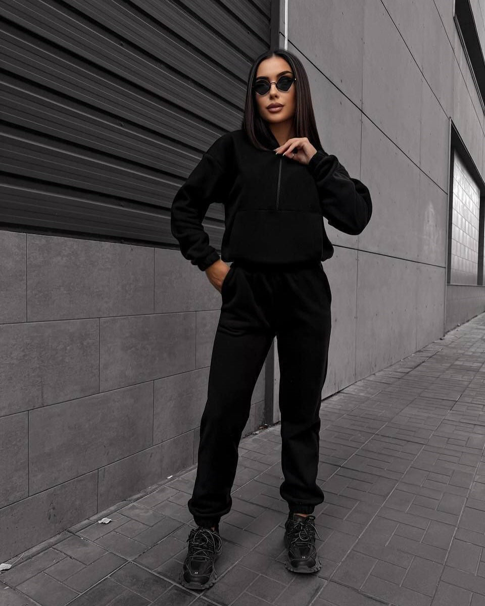 Damen sportliches Fleece-Set mit halbhohem Reißverschluss Kapuzenhoodie und lässiger Jogginghose – Avérine