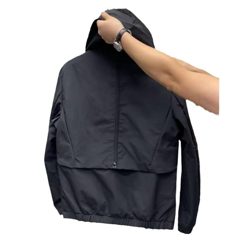 Herren Freizeitjacke mit verstellbarem Kapuzenkragen und praktischen Eingrifftaschen Echoarchiv