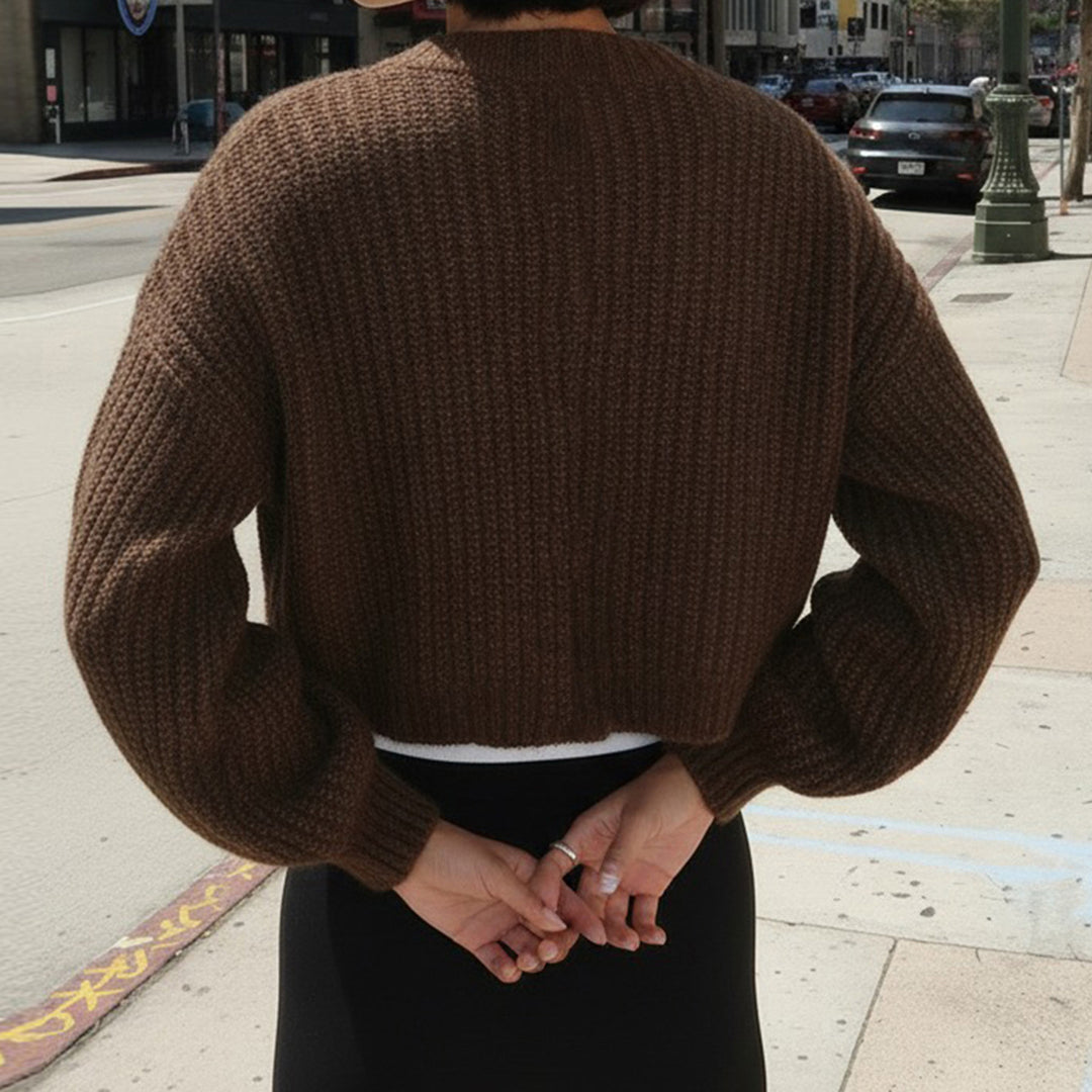 Damen Kurzgeschnittene Rippstrick-Cardigan mit Ballonärmeln und Zierknopfleiste – Veloura