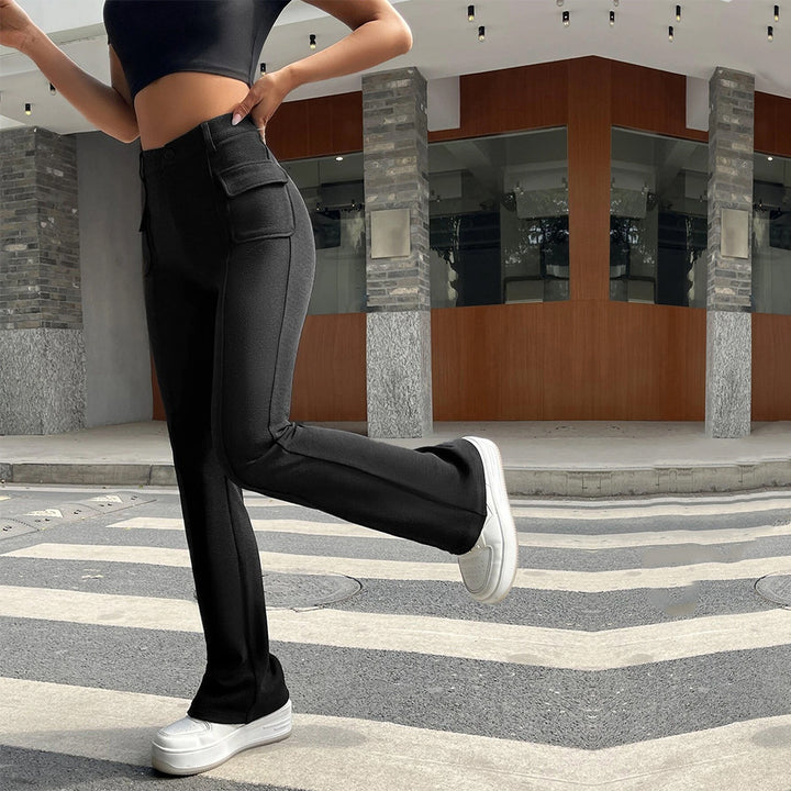 Damen hochgeschnittene Cargo-Hose mit frontnaht, ausgestelltem Bein und aufgesetzten Pattentaschen – Avélisse