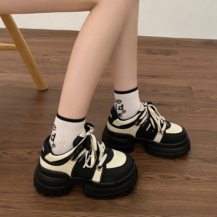 Damen Sportliche Chunky Sneakers mit rutschfester Laufsohle und atmungsaktivem Obermaterial Echo Archiv