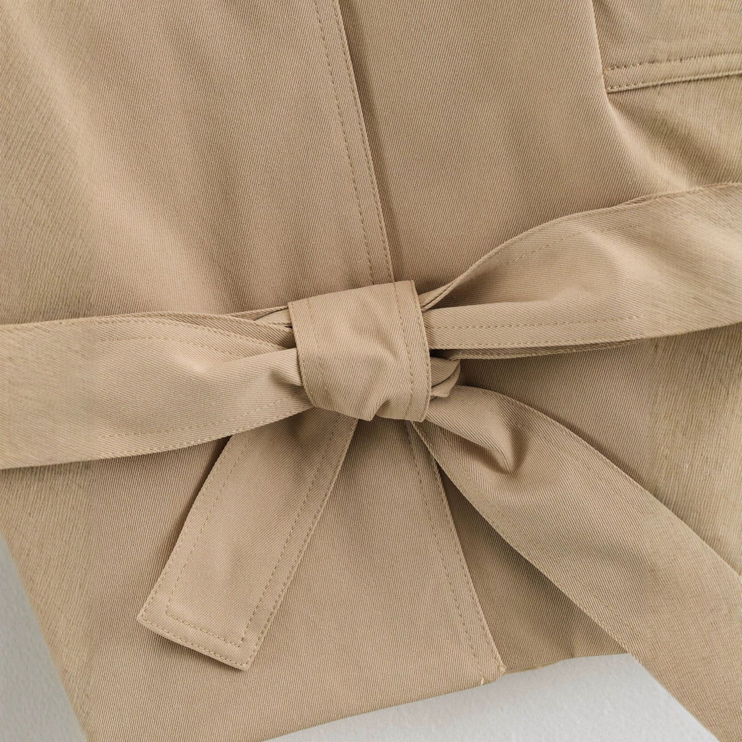 Damen Cropped Taillierte Übergangsjacke mit Bindegürtel und übergroßem Hemdkragen Echoarchiv