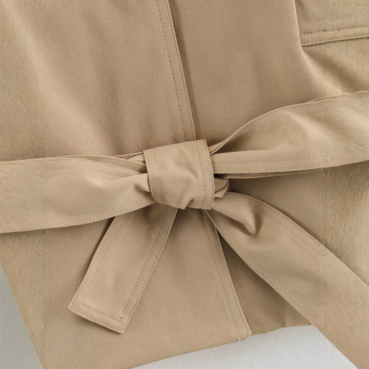 Damen Cropped Taillierte Übergangsjacke mit Bindegürtel und übergroßem Hemdkragen Echoarchiv