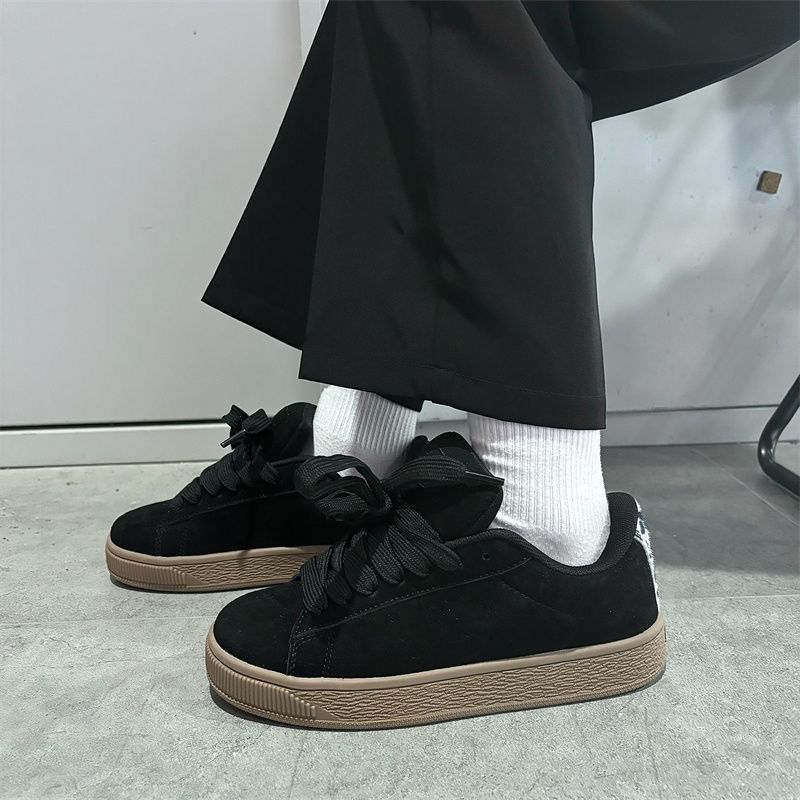 Damen Lifestyle Sneakers mit dicker Gummisohle und weichem Wildleder-Obermaterial Echo Archiv