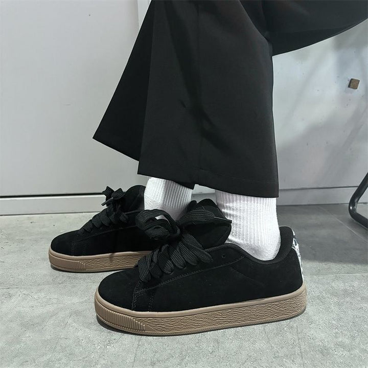Damen Lifestyle Sneakers mit dicker Gummisohle und weichem Wildleder-Obermaterial Echo Archiv