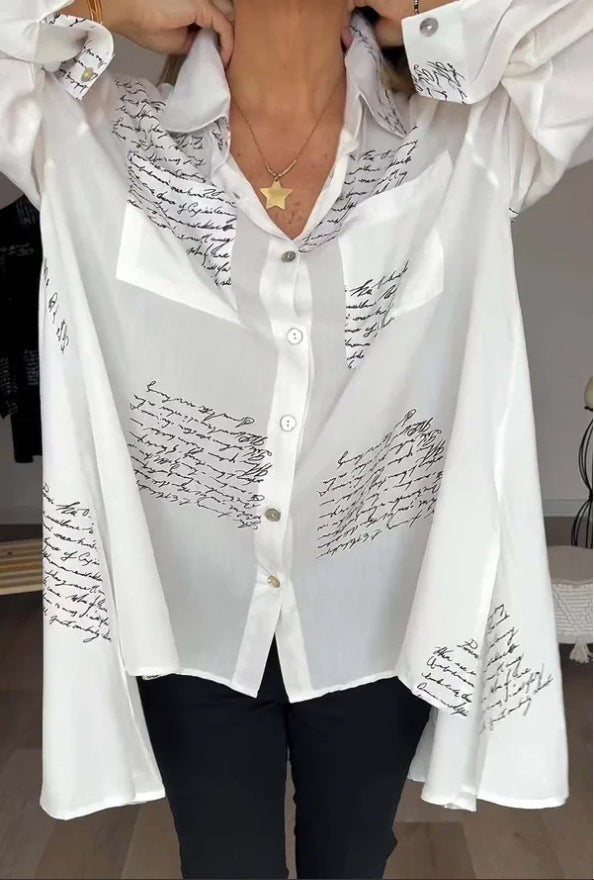 Damen Oversize Hemd Bluse aus leichtem Chiffon mit Text-Patch-Druck und aufgenähter Brusttasche Echoarchiv