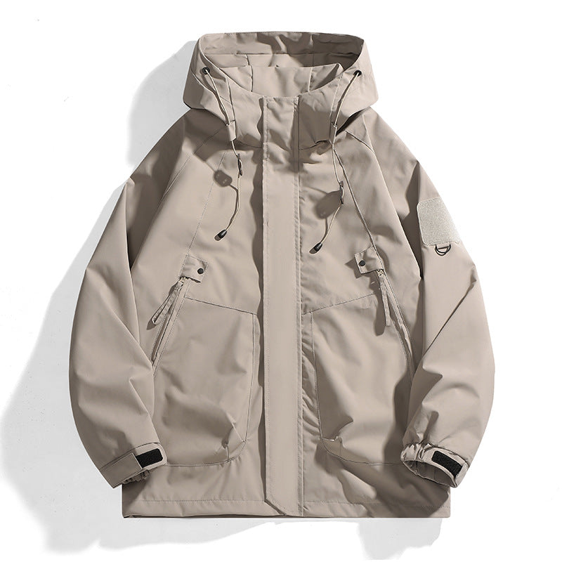 Damen Outdoor-Jacke mit verstellbarer Kapuze und atmungsaktiven Einsätzen Echoarchiv