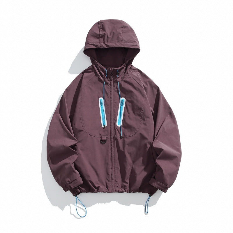 Unisex Technische Kapuzen‑Windjacke im Boxy‑Cut mit vertikalen Brustreißverschlüssen und Kordelzugsaum Echoarchiv