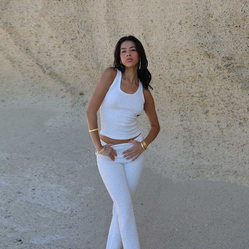 Damen trendiges Sport-Outfit mit schickem Oberteil und enganliegenden Leggings Echo Archiv