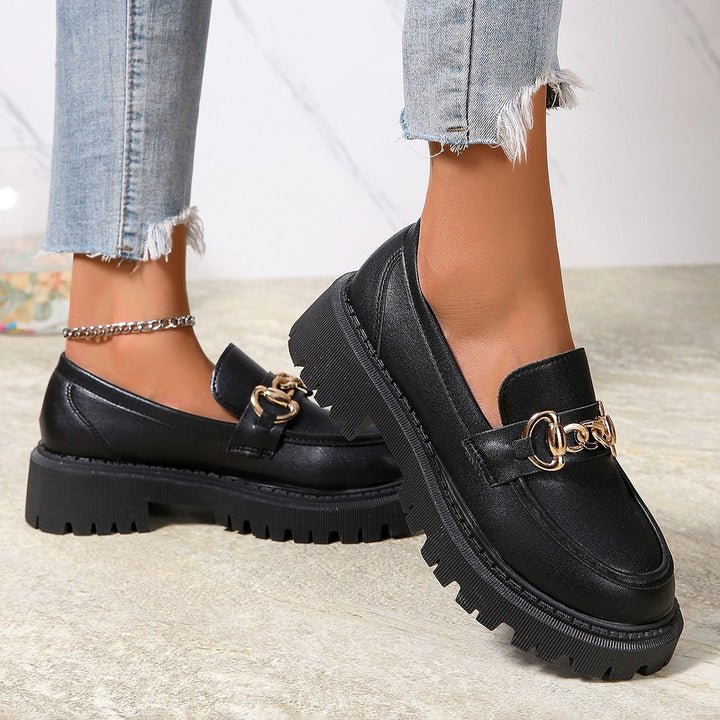 Damen nan robuste Loafer mit profilierter Traktorsohle und dekorativer Metallketten-Applikation Echo Archiv