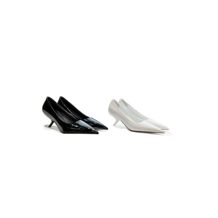 Damen Spitz zulaufende Lack-Wedges mit skulptiertem Keilabsatz und doppeltem Knöchelriemen – Lioré