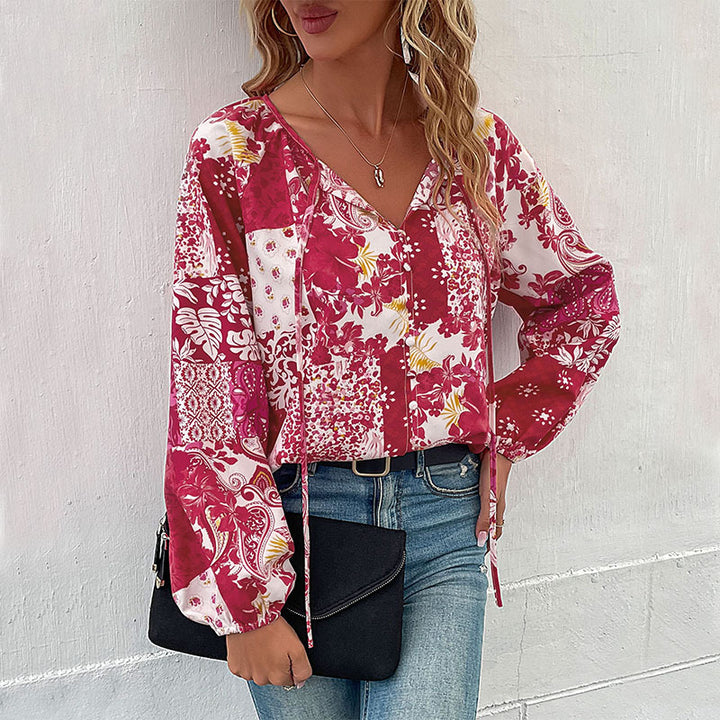 Damen Leichte Boho-Bluse mit Patchwork‑Print, Bindeschlitz und Ballonärmeln Echoarchiv