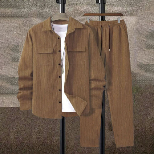 Herren Freizeitanzug mit gestreiftem Design und praktischen Taschen Echoarchiv