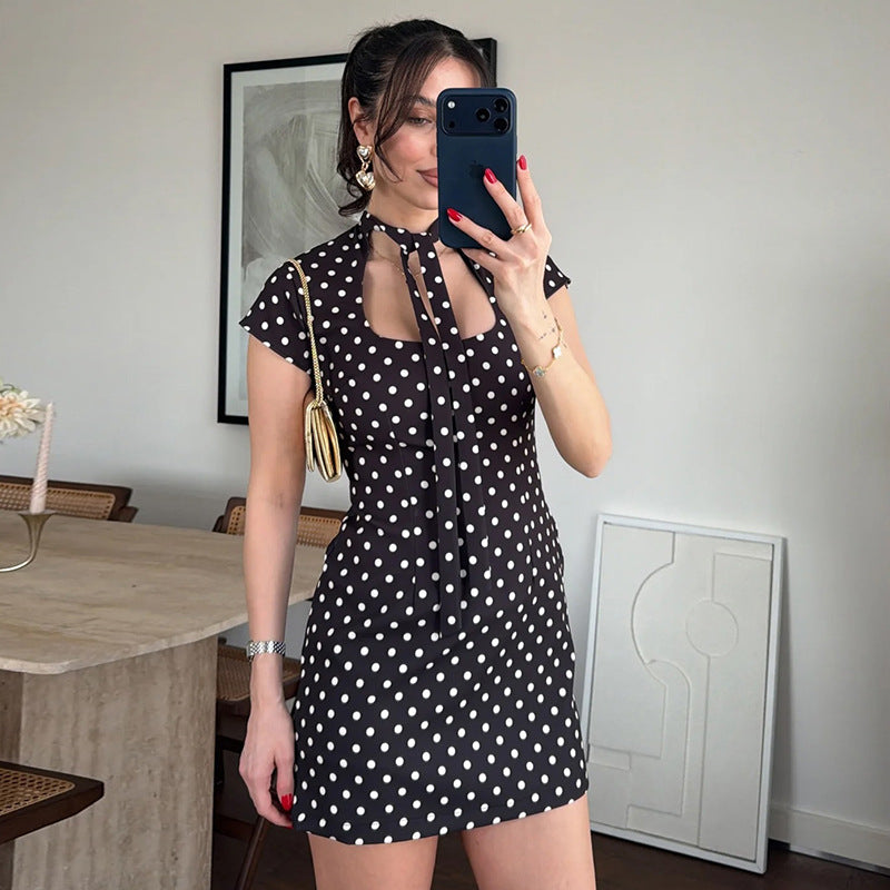 Damen Minikleid mit modischem Schlüssel-Ausschnitt und festem Oberteil Echo Archiv