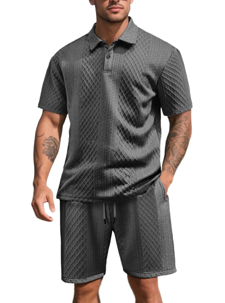 Herren nan dreidimensionales Relief-Freizeit-Set mit Polokragen, verdeckter Knopfleiste und elastischer Tunnelzugshorts Echo Archiv