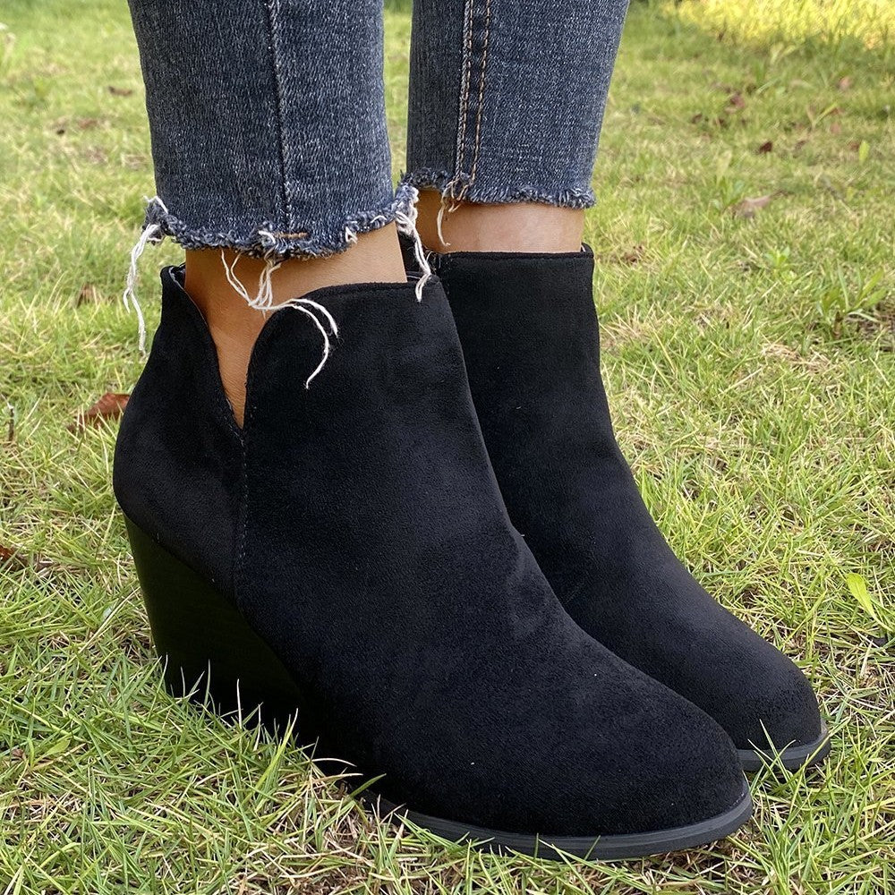Damen knöchelhohe Keilabsatz‑Stiefelette mit seitlichem Reißverschluss – Varelle