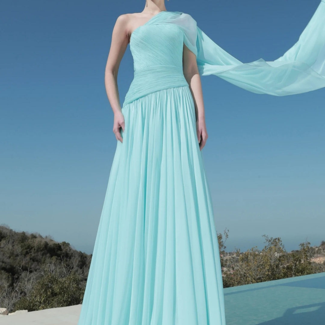 Damen Maxi-Kleid mit asymmetrischem Ausschnitt und fließendem Stoff Echo Archiv