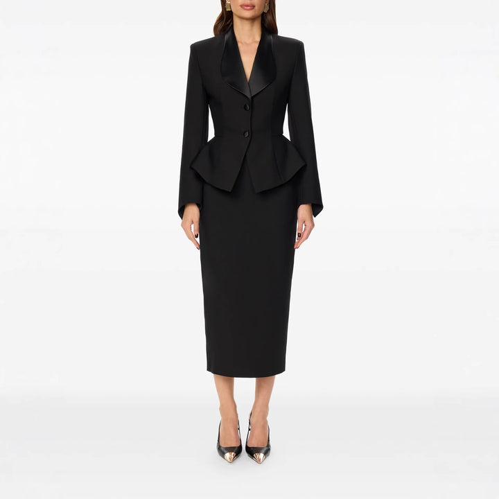 Damen Taillierter Blazer mit Schößchen Satin‑Schalkragen und schlanker Silhouette Echoarchiv