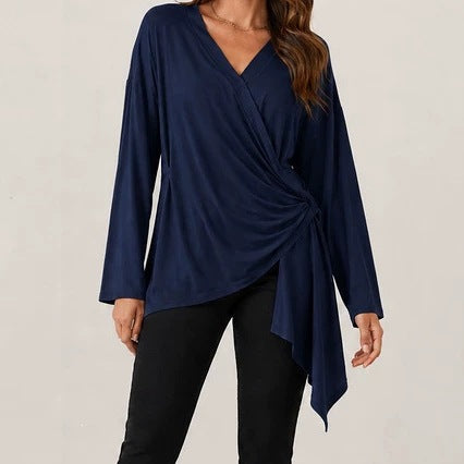 Damen Wickelshirt mit seitlicher Knotenpartie, V‑Ausschnitt und asymmetrischem Saum – Avérine
