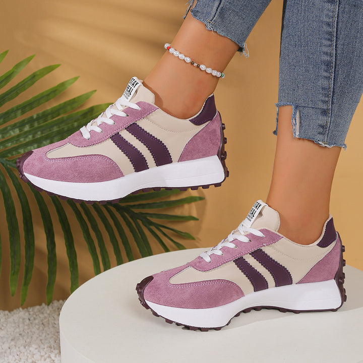Damen Retro-Plateau-Sneaker mit Velours- und Mesh-Mix – Névara