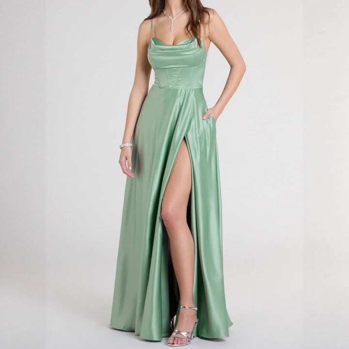 Damen Elegantes Abendkleid mit schimmerndem Satinfinish und tiefem Schlitz Echo Archiv