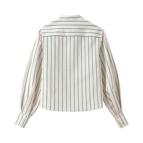 Damen Gestreifte Standkragen‑Bluse mit verdeckter Knopfleiste und Ballonärmeln Echoarchiv