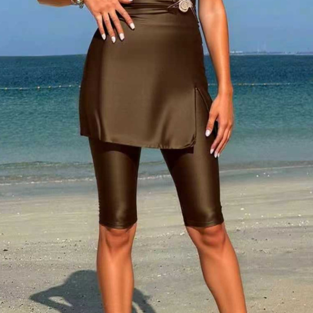 Damen Stylish Sportanzug mit Short und Wickeloptik Echo Archiv