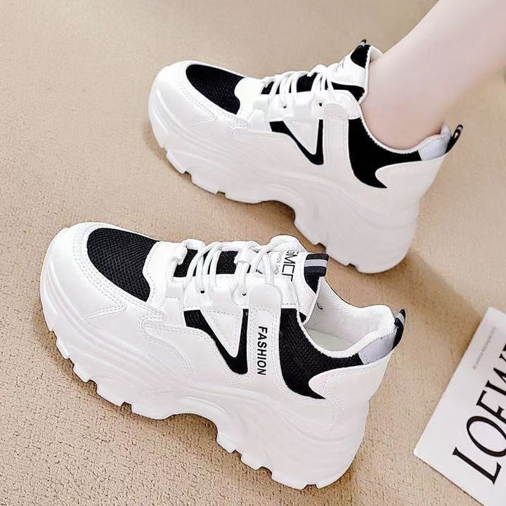 Damen Chunky Sneakers mit sportlichem Design und atmungsaktiver Obermaterialkombination Echo Archiv