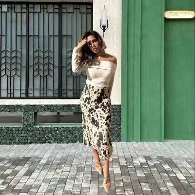 Damen Langer Satin-Rock im Bias-Cut mit abstraktem Animal-Print Echo Archiv