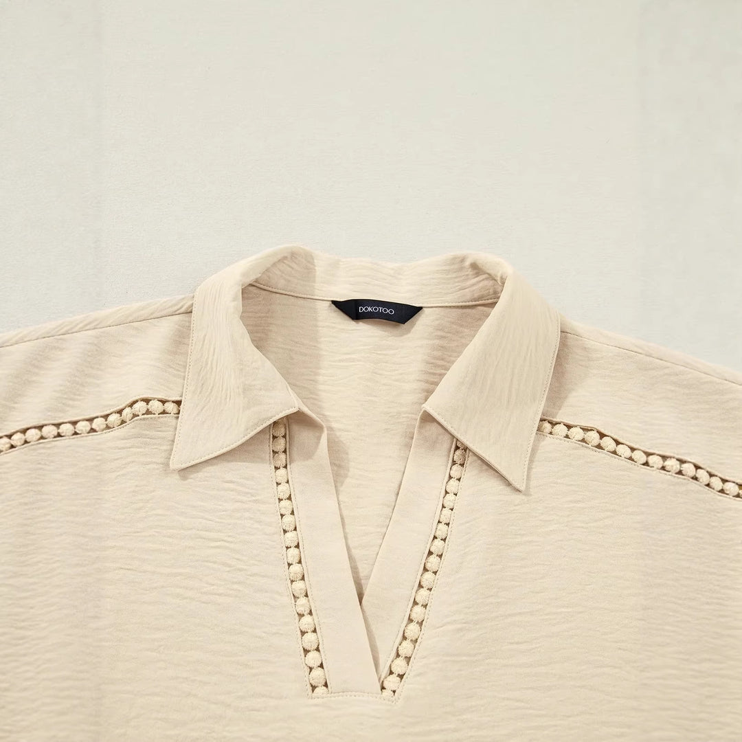 Damen Bluse mit V-Ausschnitt, gehäkelter Spitzenpasse und krempelbaren Dreiviertelärmeln – Élovi