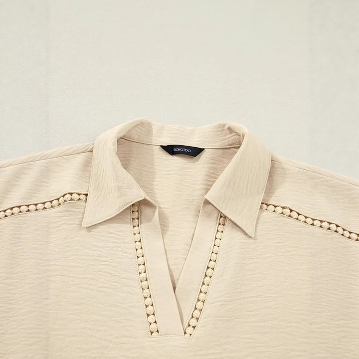 Damen Bluse mit V-Ausschnitt, gehäkelter Spitzenpasse und krempelbaren Dreiviertelärmeln – Élovi