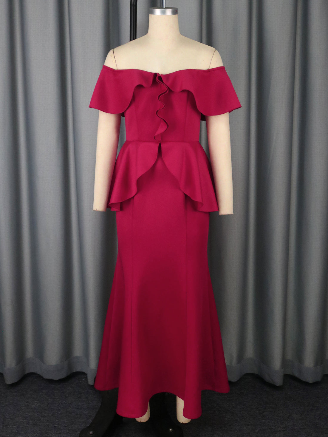 Damen Elegantes Abendkleid mit schulterfreien Rüschen – Élara
