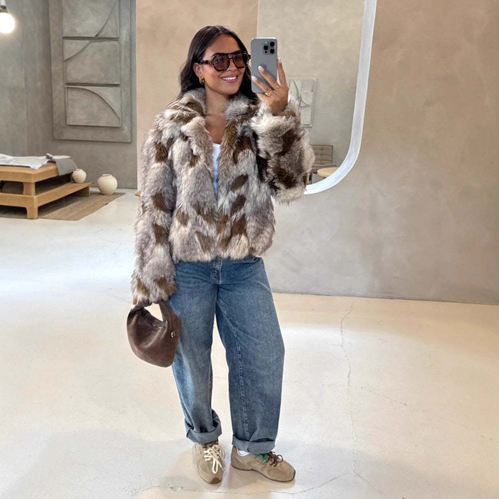Damen Boxy-Kurzjacke aus Webpelz mit natürlicher Felloptik und breitem Schalkragen Echoarchiv