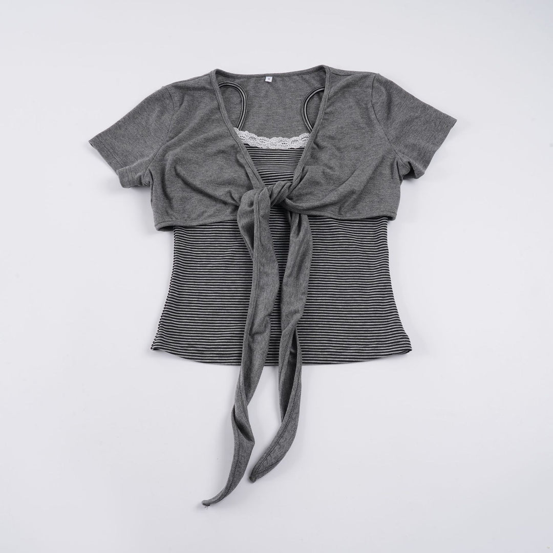 Damen kurzes T-Shirt mit Knoten-Detail und gestreiftem Design Echo Archiv