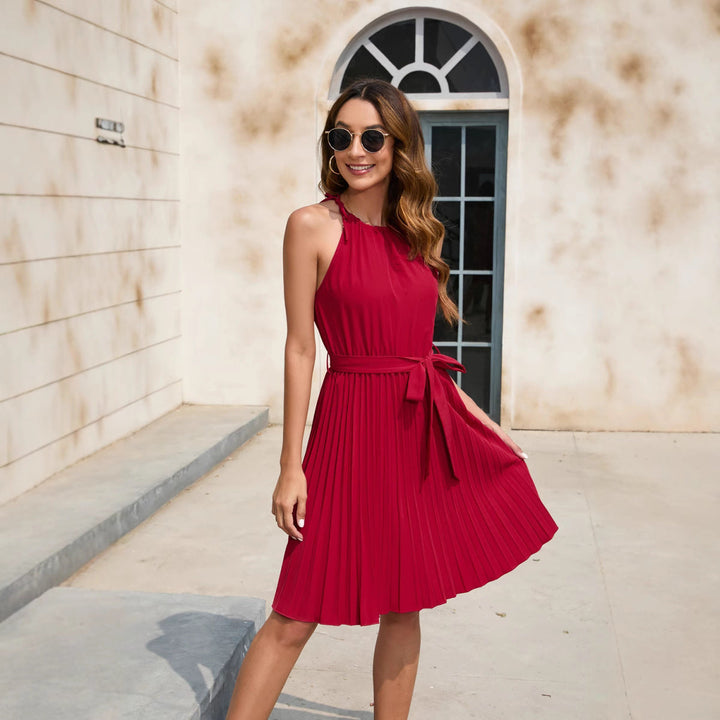 Damen Plissiertes Sommerkleid mit tailliertem Gürtel und Halterneck Echoarchiv