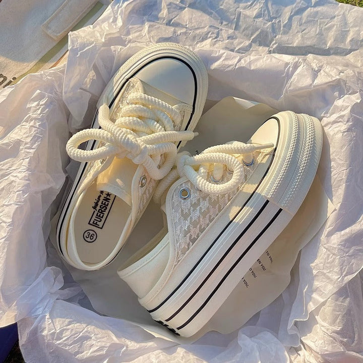 Damen Bequeme Sneakers mit trendy Plateau von Echo Archiv