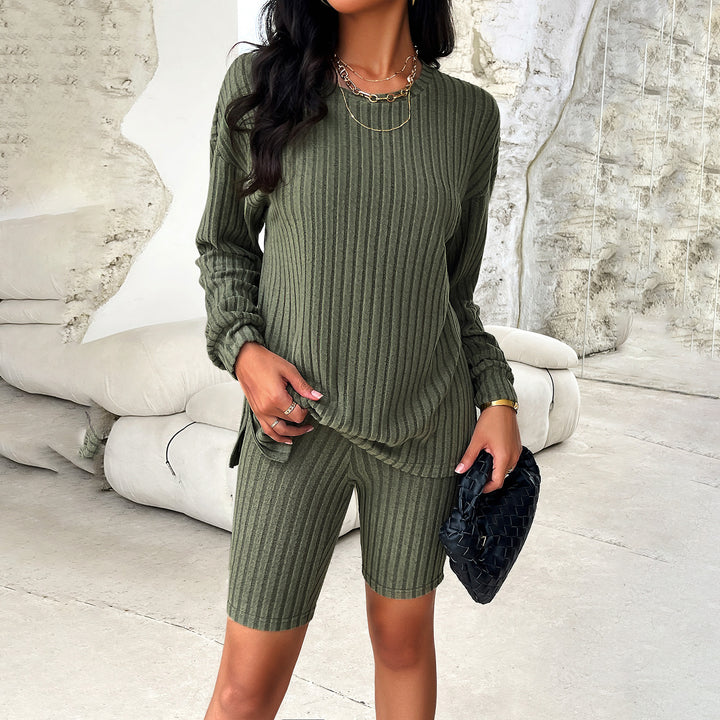 Damen geripptes Lounge-Set aus Feinstrick mit Oversize-Longsleeve und High‑Waist Bike-Shorts – Avérine