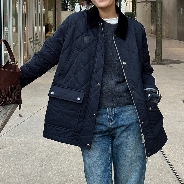 Damen Modische Steppjacke mit hochgeschlossenem Kragen und großen Taschen Echoarchiv