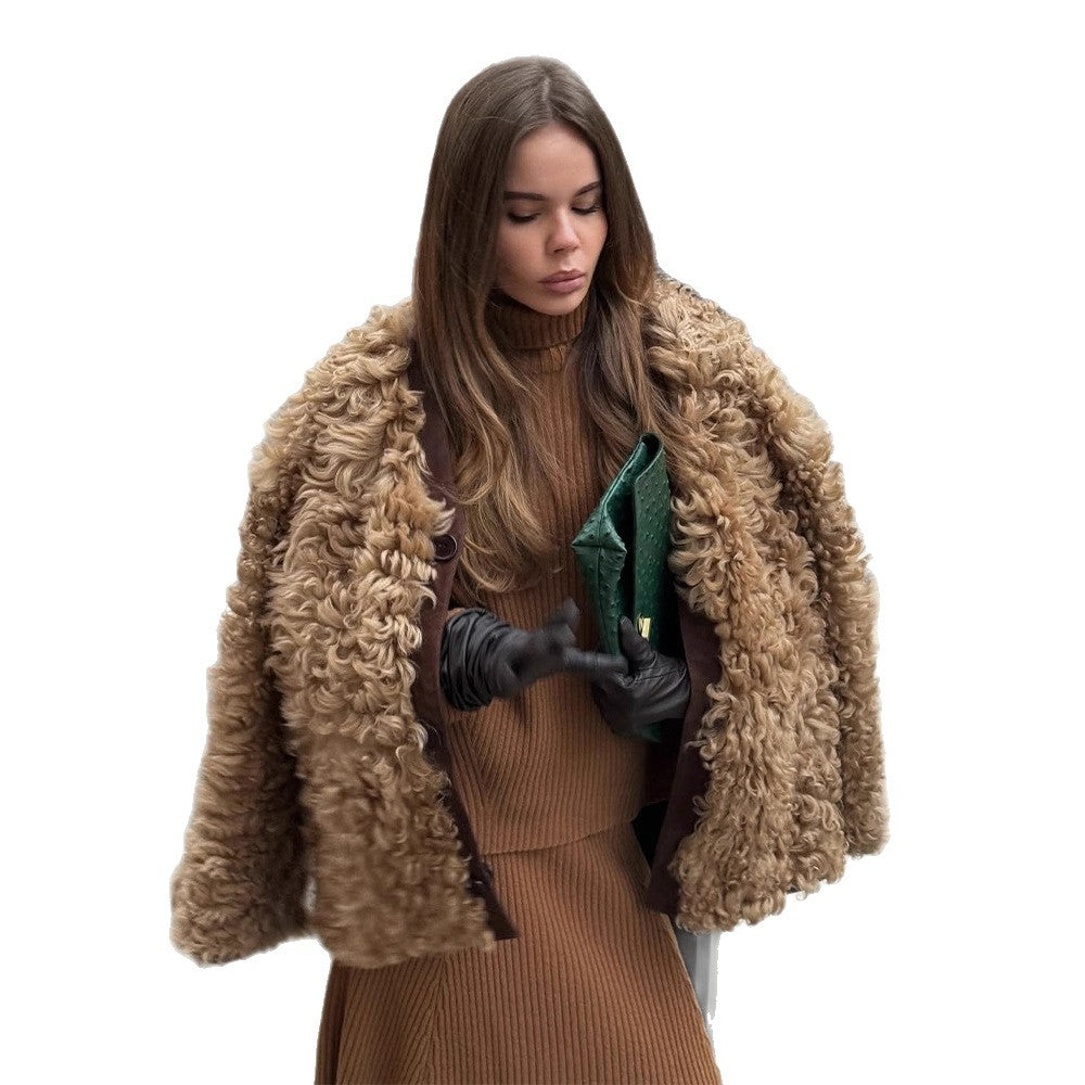 Damen Kurzjacke aus lockigem Teddy-Kunstfell mit Oversize-Schnitt Echoarchiv