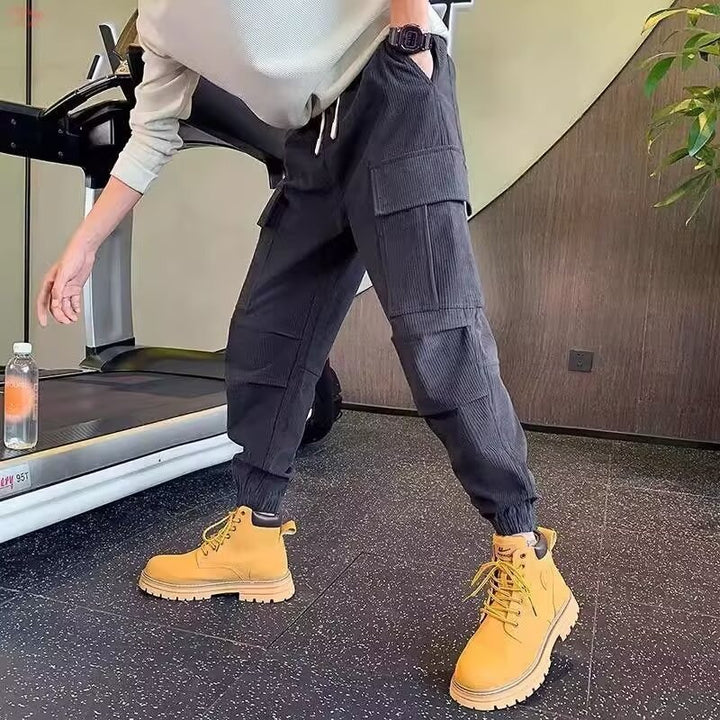Herren Cargo-Jogginghose aus Cordoptik mit Mehrfach‑Taschen und elastischem Saum Echoarchiv