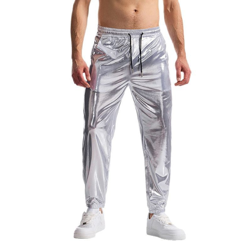 Herren glänzende Sporthose im modernen Schnitt mit elastischem Bund Echoarchiv