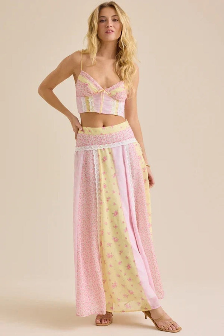 Damen nan romantisches Crop-Top mit Spaghettiträgern und gestuftem Patchwork-Maxirock Echo Archiv