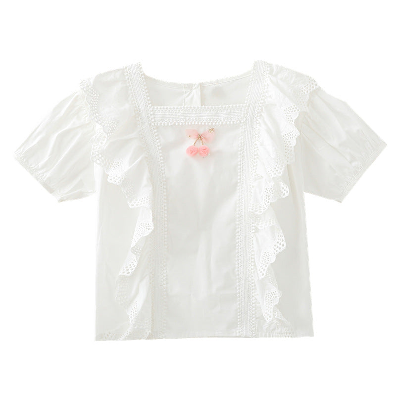 Mädchen Bluse mit verspieltem Rüschendesign und kunstvoller Häkelverzierung Echo Archiv