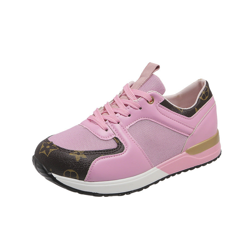 Damen Plateau-Sneakers mit atmungsaktivem Mesh, gepolsterter Innensohle und dekorativem Logomuster-Besatz – Névara