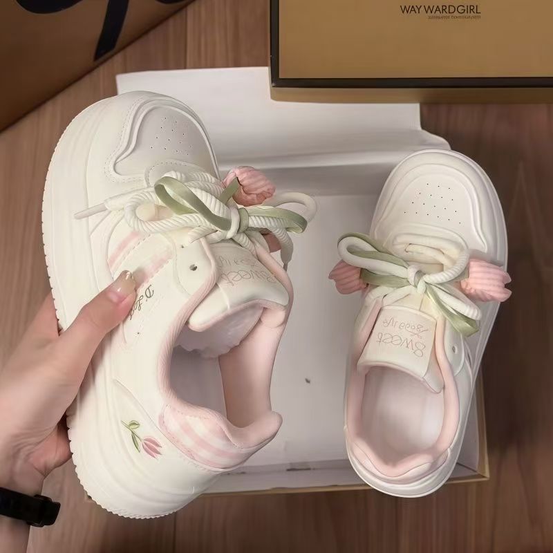Damen Sneakers mit verspieltem Design und dekorativen Schleifen von Echo Archiv