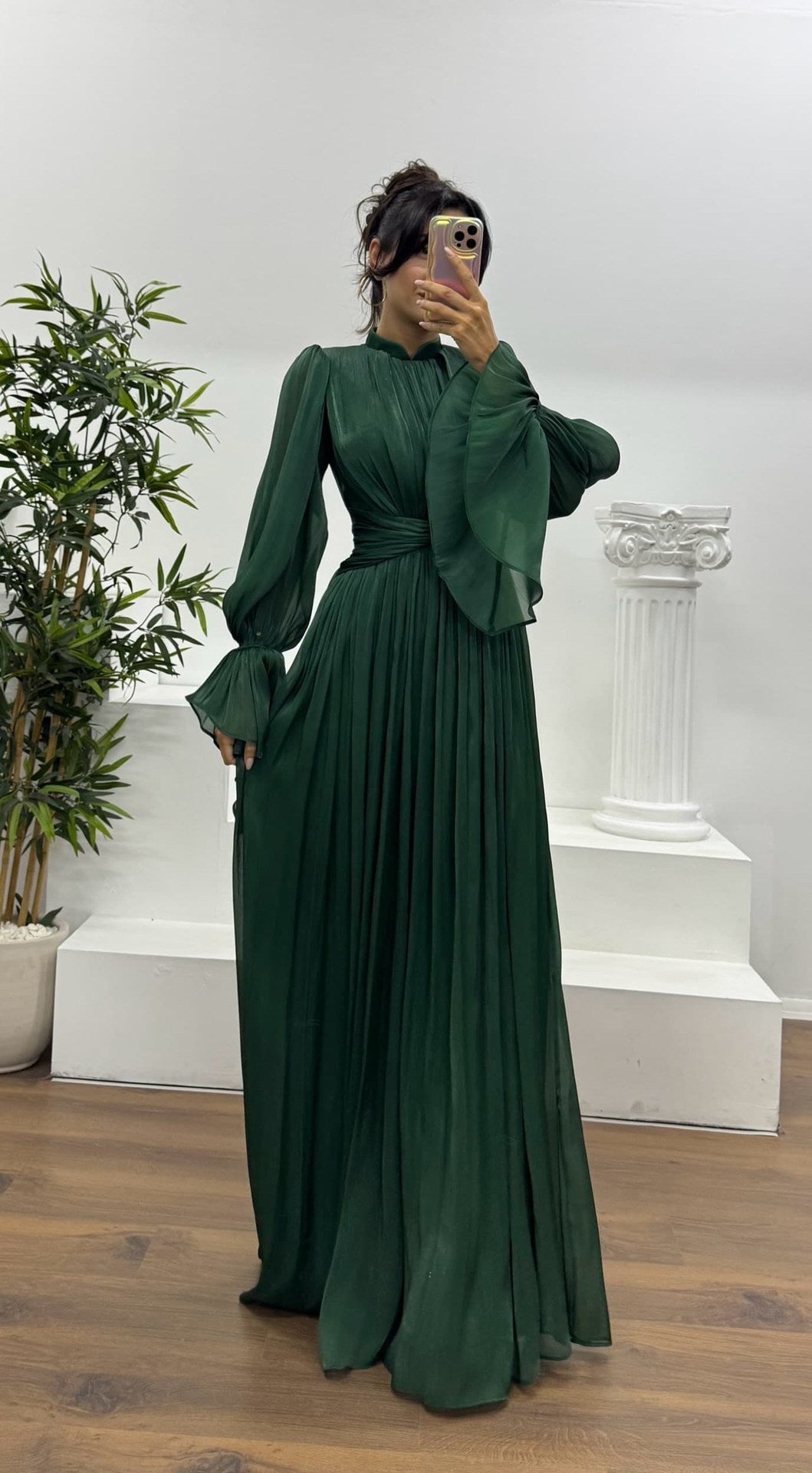 Damen Maxikleid mit figurschmeichelndem Schnitt und eleganter Raffung Echoarchiv