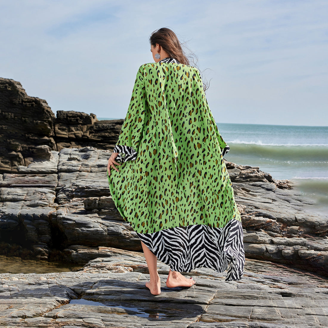 Damen modischer Strandkimono mit auffälligen Mustern – Avérine