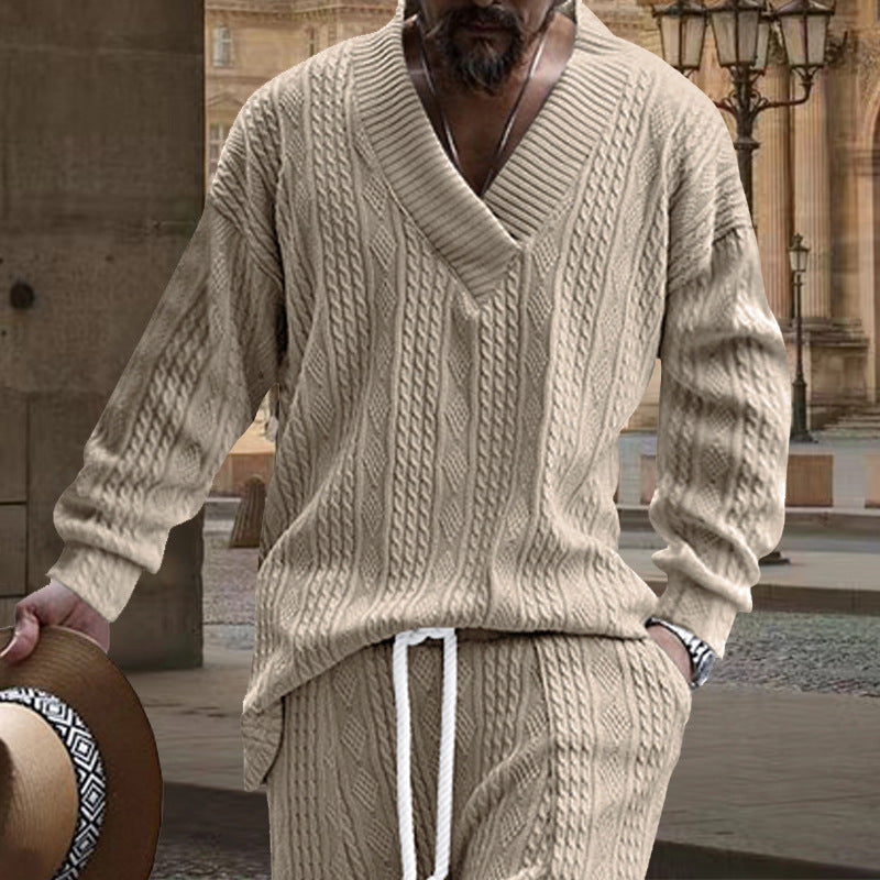 Herren nan grob gestrickter V-Ausschnitt-Pullover mit Zopfmuster und relaxed Fit Echo Archiv