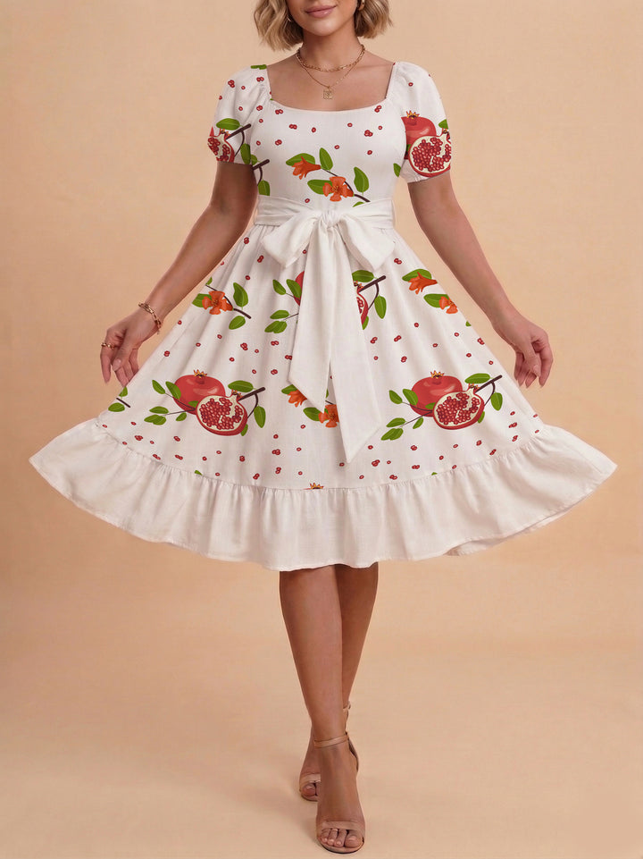 Damen Kleid mit tailliertem Schnitt und verspieltem Blumenmuster Echo Archiv