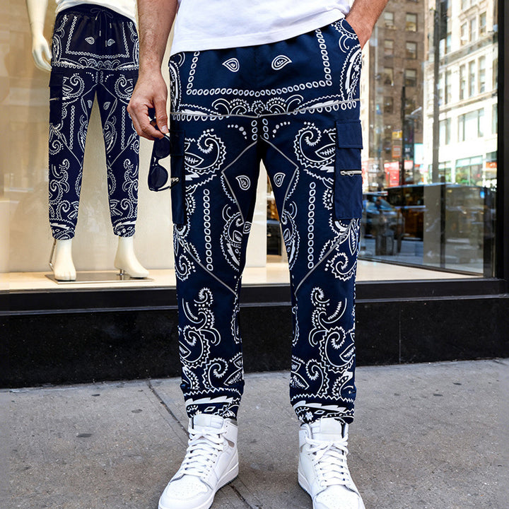 Herren Cargo-Jogginghose im Bandana-Print mit Cargo-Taschen & elastischem Bund – Bravaro